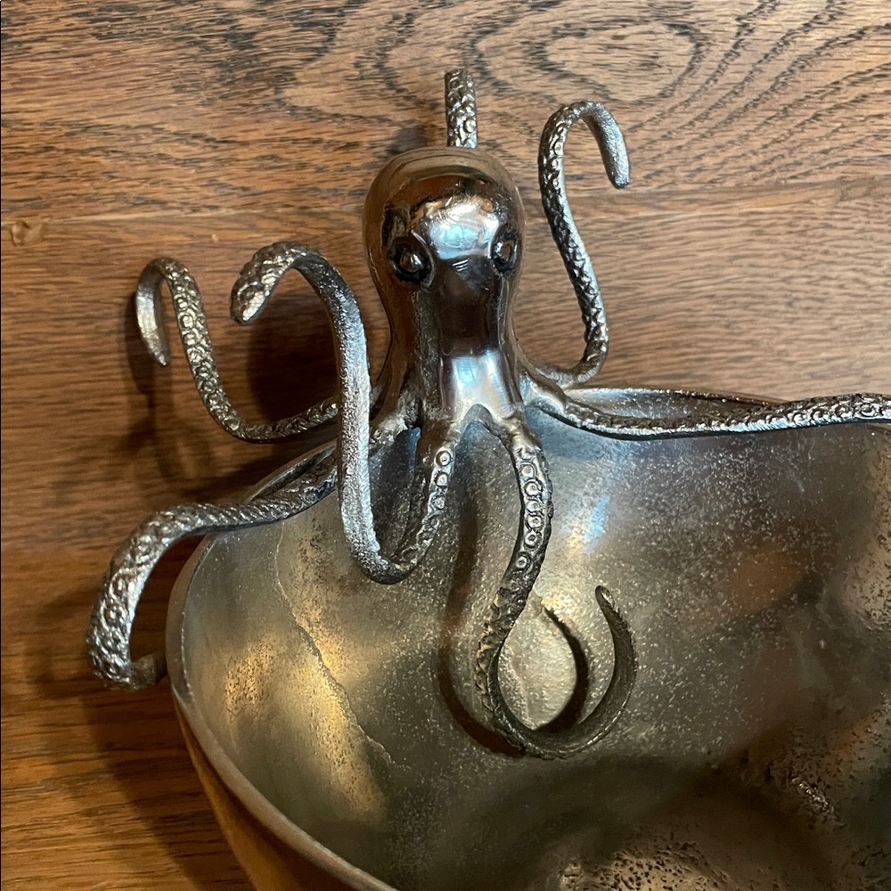 MUD PIE OCTOPUS SERVING BOWL🐙 - Picture 2 of 10
